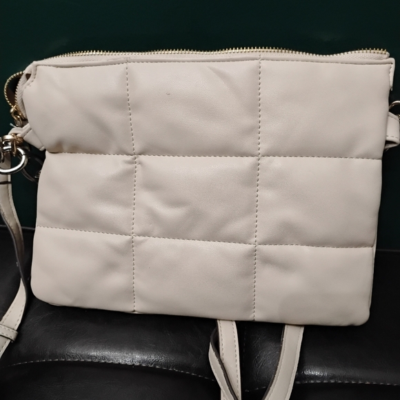 Kate Landry Vegan Leather Quilted Purse Two-Tone Chain Strap & Crossbody Beige - Picture 7 of 10